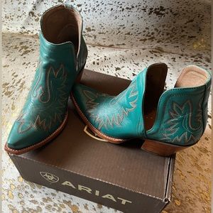 Ariat Dixon Booties, size 11